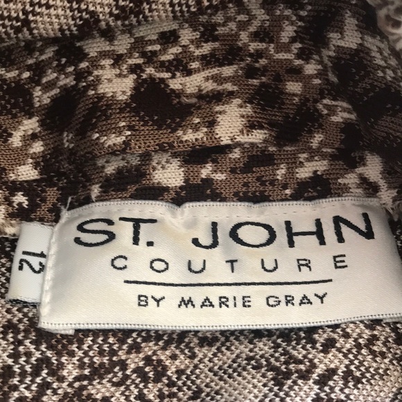 Skirt and sweater only worn once euc no flaws etc - Picture 6 of 6